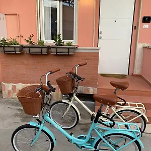 Flyhouse Nocleg ze śniadaniem